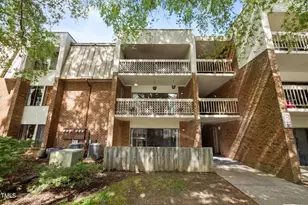 500 Umstead Dr, Chapel Hill, NC 27516 - Photo 1