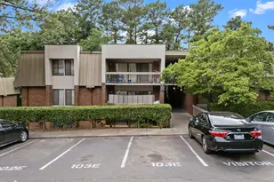 500 Umstead Dr, Chapel Hill, NC 27516 - Photo 1