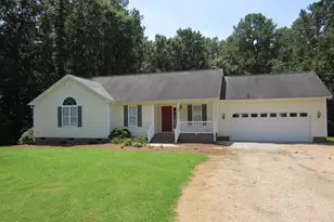 405 Hunter Ln, Zebulon, NC 27597 - Photo 1