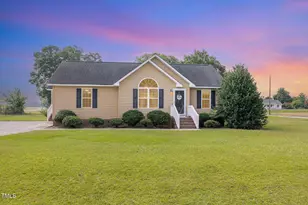 16 Emily Ct, Newton Grove, NC 28366 - Photo 1