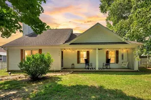 105 W Franklin St, Youngsville, NC 27596 - Photo 1