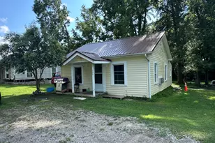 129 Spring Valley Rd, Henderson, NC 27537 - Photo 1