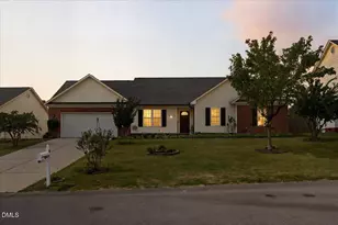 4406 Clifton Dr, Hope Mills, NC 28348 - Photo 1