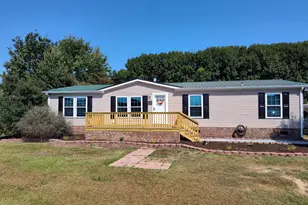 51 Crestview Ln, Newton Grove, NC 28366 - Photo 1