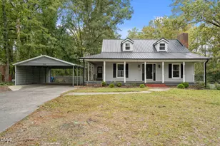 804 W Scotsdale Rd, Laurinburg, NC 28352 - Photo 1