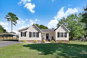 102 Pine Tree Ln, Four Oaks, NC 27524 - Photo 1