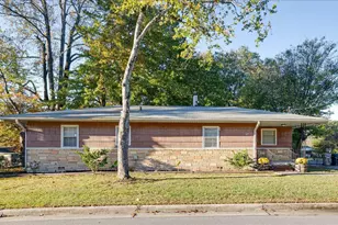 417 W Horne St, Clayton, NC 27520 - Photo 1