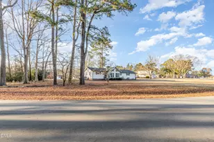 200 Hermitage Ln, Mount Olive, NC 28365 - Photo 1