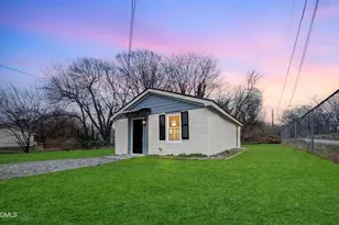 636 Flint St, Henderson, NC 27536 - Photo 1