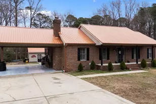 1055 Kelly Dr, Nashville, NC 27856 - Photo 1