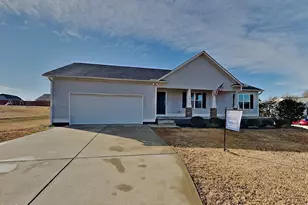 113 Cornfield Ln, Benson, NC 27504 - Photo 1