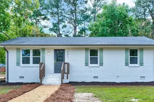 601 W Walnut St, Selma, NC 27576 - Photo 1