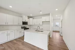 936 Kensley Grv Ln, Fuquay-Varina, NC 27526 - Photo 1