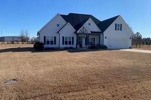 98 Crownview Ln, Dunn, NC 28334 - Photo 1