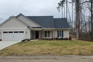 185 Maple Dr, Erwin, NC 28339 - Photo 1
