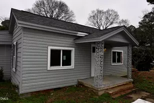 405 E Cole St, Dunn, NC 28334 - Photo 1