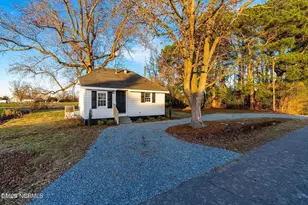 51 E Carroll St, Turkey, NC 28393 - Photo 1