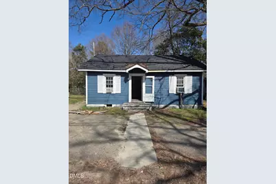 207 E Maple Street, Mount Olive, NC 28365 - Photo 1