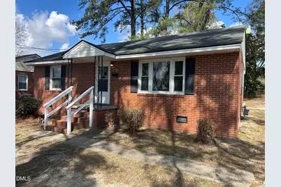 410 W Godwin Street, Dunn, NC 28334 - Photo 1