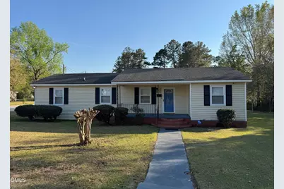 325 Tuskegee Dr, Laurinburg, NC 28352 - Photo 1