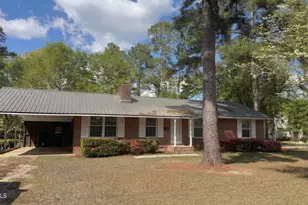 204 Lane St, Maxton, NC 28364 - Photo 1