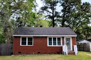 306 W Duke St, Dunn, NC 28334 - Photo 1