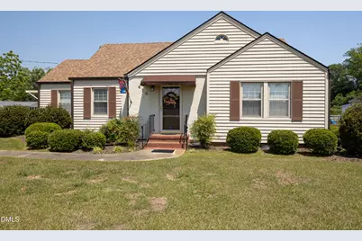 610 N Lincoln Street, Benson, NC 27504 - Photo 1