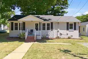 607 E Holmes St, Benson, NC 27504 - Photo 1