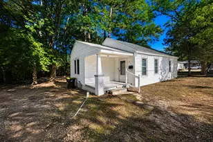 846 State St, Henderson, NC 27536 - Photo 1