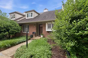 127 Essex Dr, Chapel Hill, NC 27514 - Photo 1