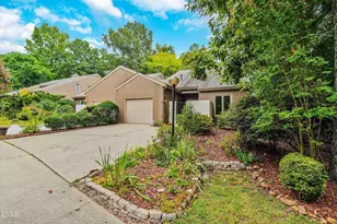 1 Ellsworth Ct, Chapel Hill, NC 27517 - Photo 1