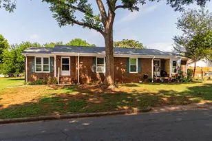 1207 Collins Dr, Burlington, NC 27215 - Photo 1