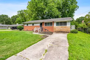 608 Howell St, Selma, NC 27576 - Photo 1