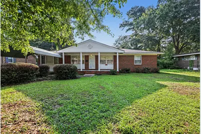 504 E Griswold Street, Selma, NC 27576 - Photo 1