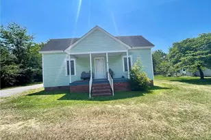 22 3rd St, Laurinburg, NC 28352 - Photo 1