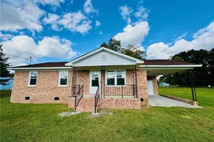 105 E Railroad St, Pembroke, NC 28372 - Photo 1