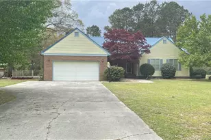 107 Oakmont Dr, Clinton, NC 28328 - Photo 1