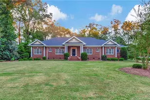 389 Brookgreen Dr, Lumberton, NC 28358 - Photo 1