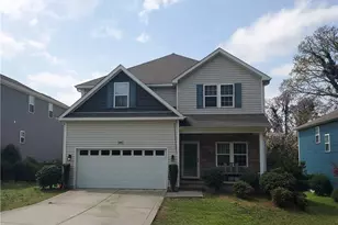 546 W New Hampshire Ave, Southern Pines, NC 28387 - Photo 1