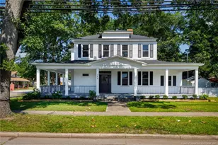 708 N Cedar St, Lumberton, NC 28358 - Photo 1