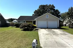 5413 Heather St, Hope Mills, NC 28348 - Photo 1