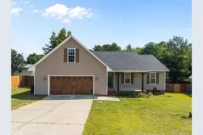 622 Sunpointe Drive, Hope Mills, NC 28348 - Photo 1