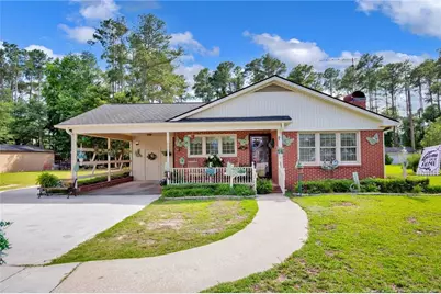 1042 E Broad Street, Saint Pauls, NC 28384 - Photo 1