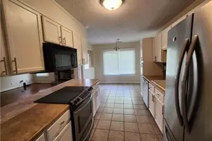 417 Sparrow Dr, Fayetteville, NC 28306 - Photo 3