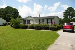 513 Derwood Rd, Lumberton, NC 28358 - Photo 1