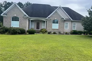 1110 Laurel Oak Ln, Lumberton, NC 28358 - Photo 1