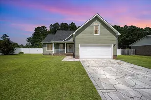 175 Early Dawn Dr, Raeford, NC 28376 - Photo 1