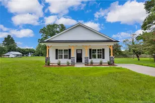 410 Maple St, Roseboro, NC 28382 - Photo 1