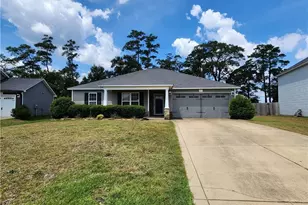 931 Screech Owl Dr, Hope Mills, NC 28348 - Photo 1