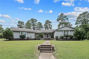 5350 Club House Ln, Hope Mills, NC 28348 - Photo 1